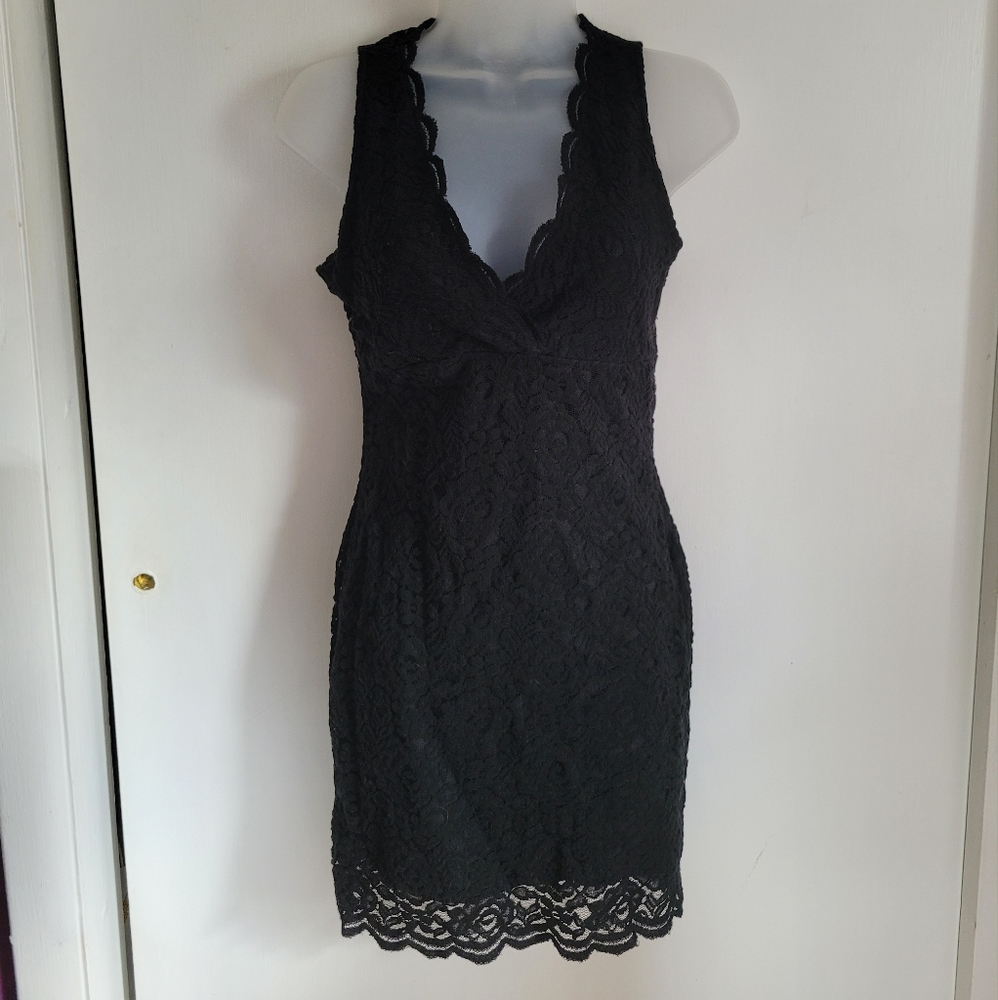 Black Lace sleeveless dress